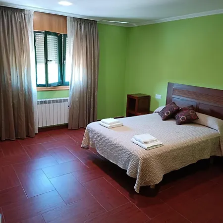 Casa De Treboles アパート Camos (Galicia)
