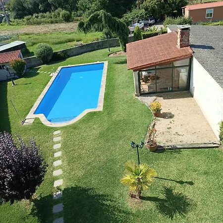 Casa De Treboles アパート Camos (Galicia)