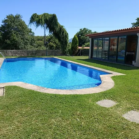 Casa De Tréboles * Camos (Galicia)